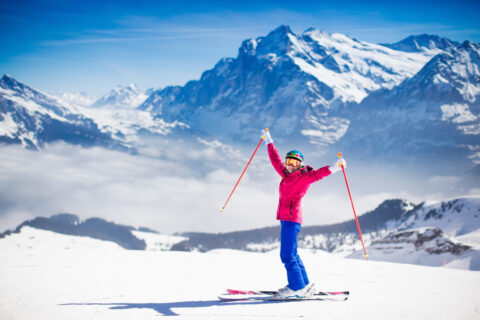 Kraft und Ausdauer als auch der individuelle Trainingszustand der Muskeln sind beim Skifahren von entscheidender Bedeutung (Foto: VamFeld/iStockphoto.com)