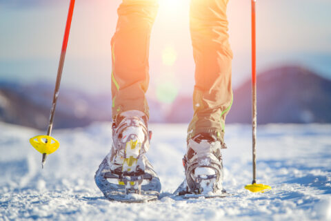 Viele Gemeinden und Regionen bieten heute sogar spezielle Schneeschuh-Wanderwege („Schneeschuh-Trails“) an (Foto: michelangeloop/iStockphoto.com)